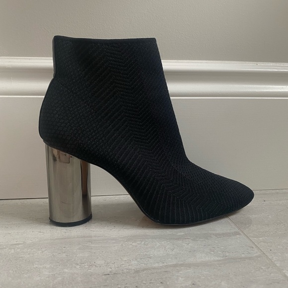 COPY - COPY - Zara FABRIC ANKLE BOOTS WITH METALLIC MIRROR HEEL - Picture 3 of 4